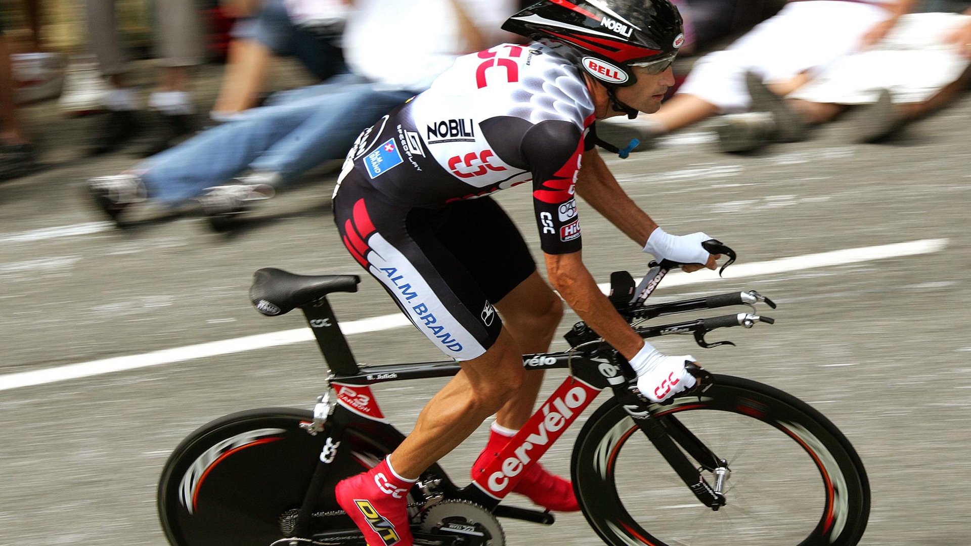 开云·Kaiyun网页版-德国女子自行车队在团体追逐赛中获得铜牌，德国自行车比赛