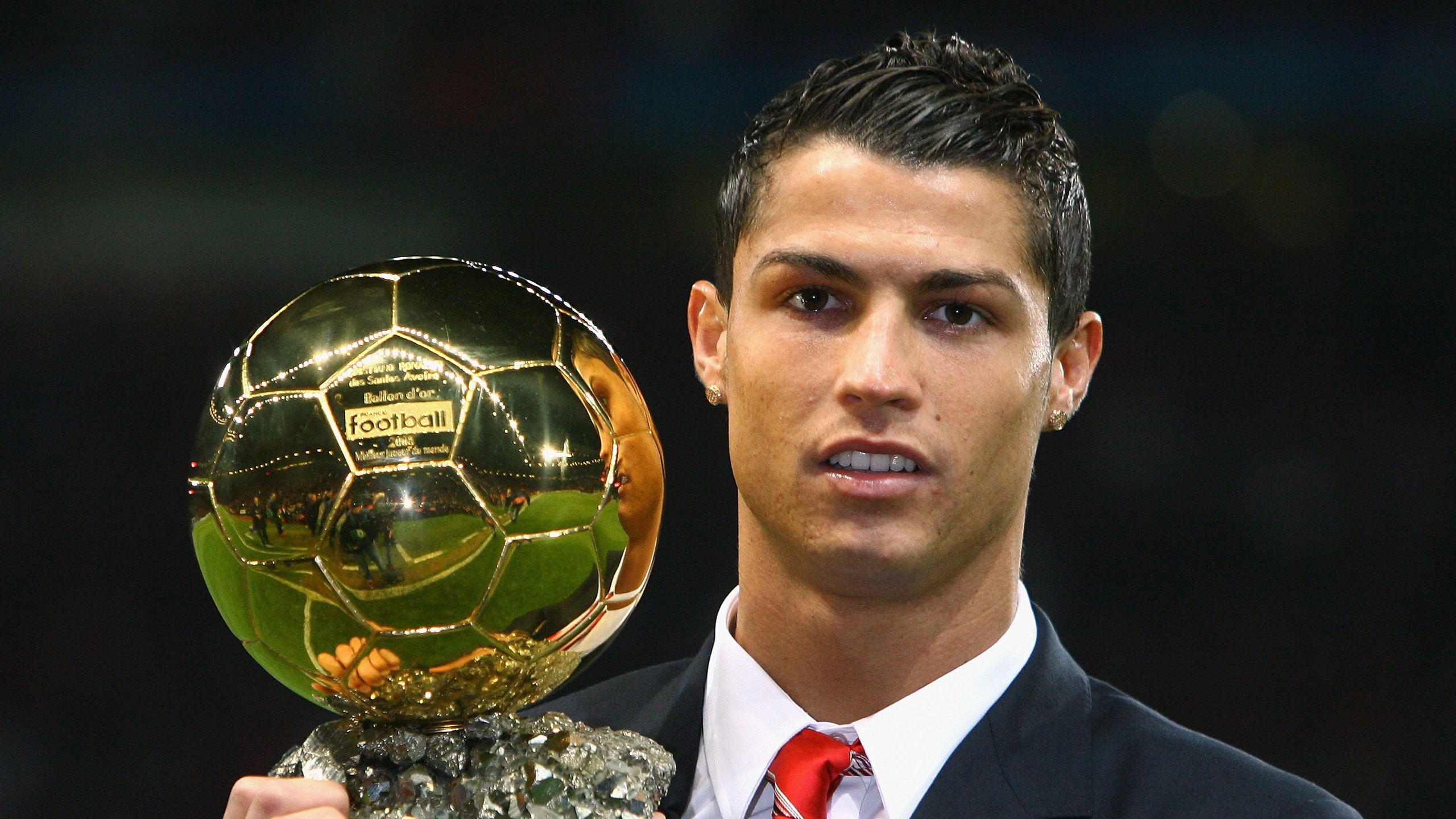 开云电竞账号入口-战术探秘：不同球队的核心战术揭秘，球队打法