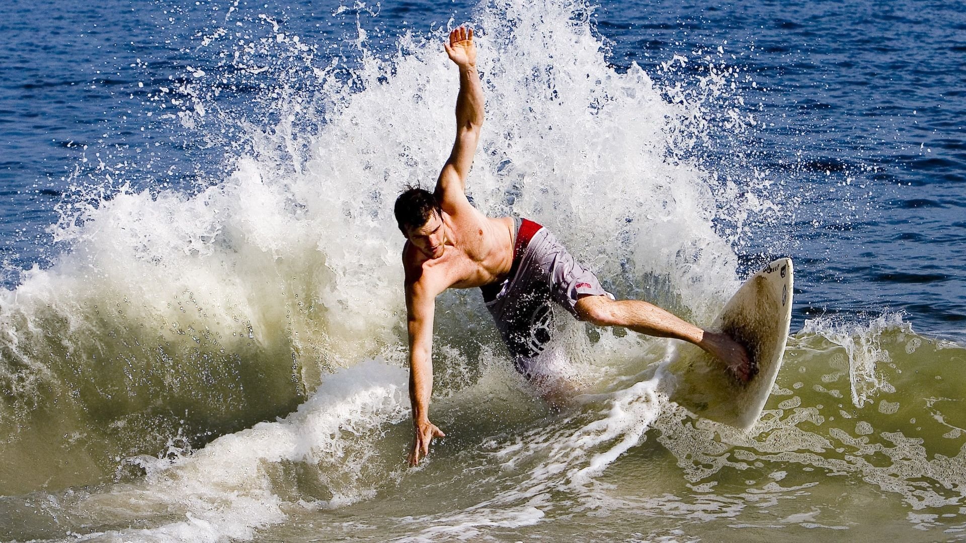 火爆英超：争冠、保级、转会不断升温，英超主题 fire